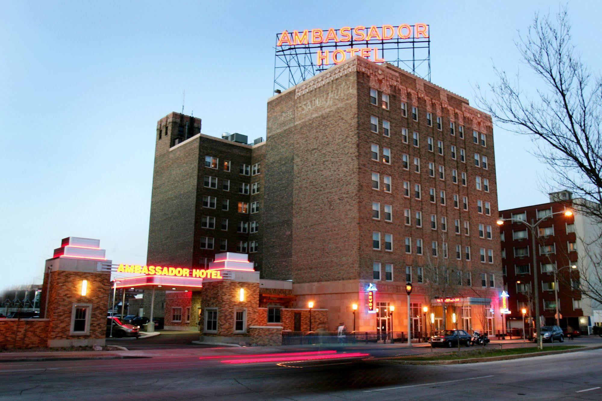 Ambassador Hotel Milwaukee, Trademark Collection By Wyndham Zewnętrze zdjęcie